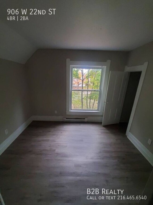 Foto del edificio - 906 W 22nd St