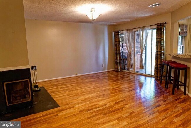 Building Photo - 3152 Covewood Ct