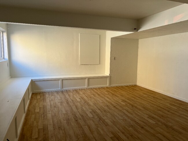 Building Photo - 3120 Emerson St