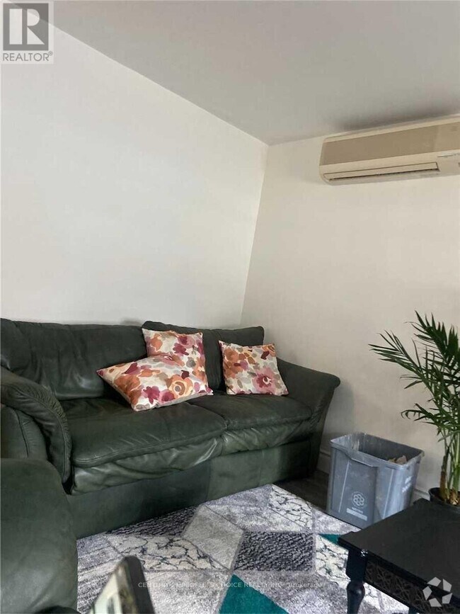 Apartments for Rent in StonegateQueensway, ON with Parking 1 Rentals