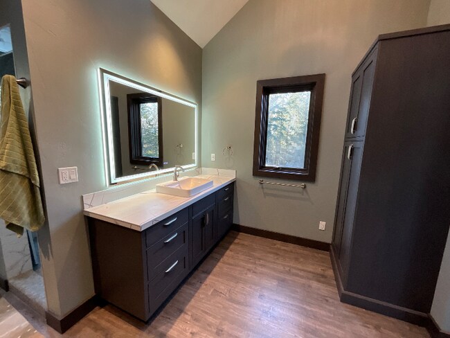 Foto del edificio - 245 Twin Bridges Rd