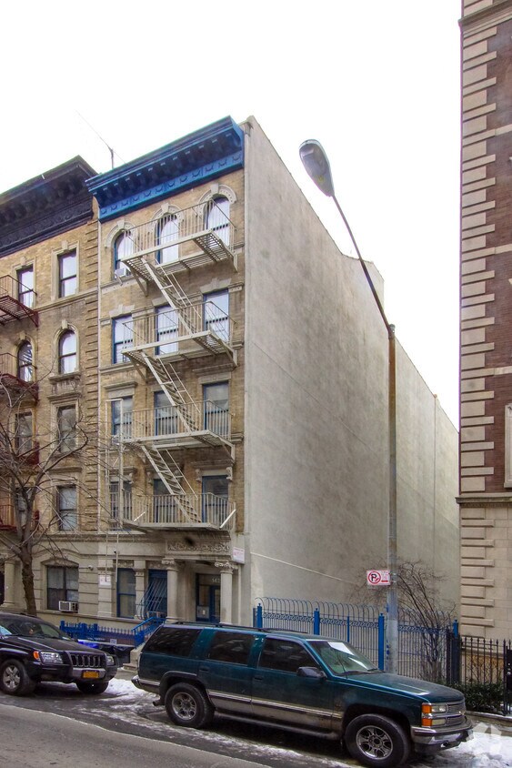Building Photo - 142 W 113th St