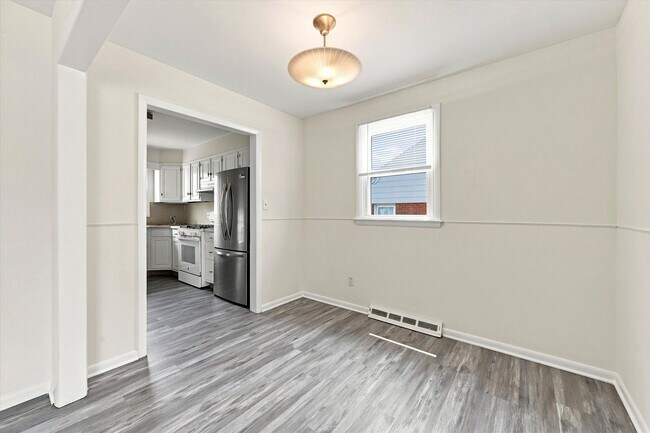 Building Photo - 2314 Frann Dr