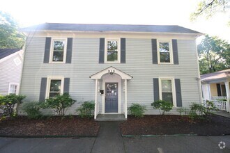 Building Photo - 910 Lancaster St