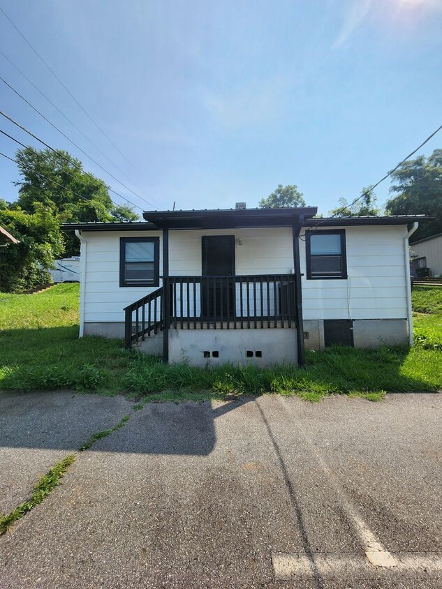 Foto principal - Cottage on Riverside Dr -Asheville!