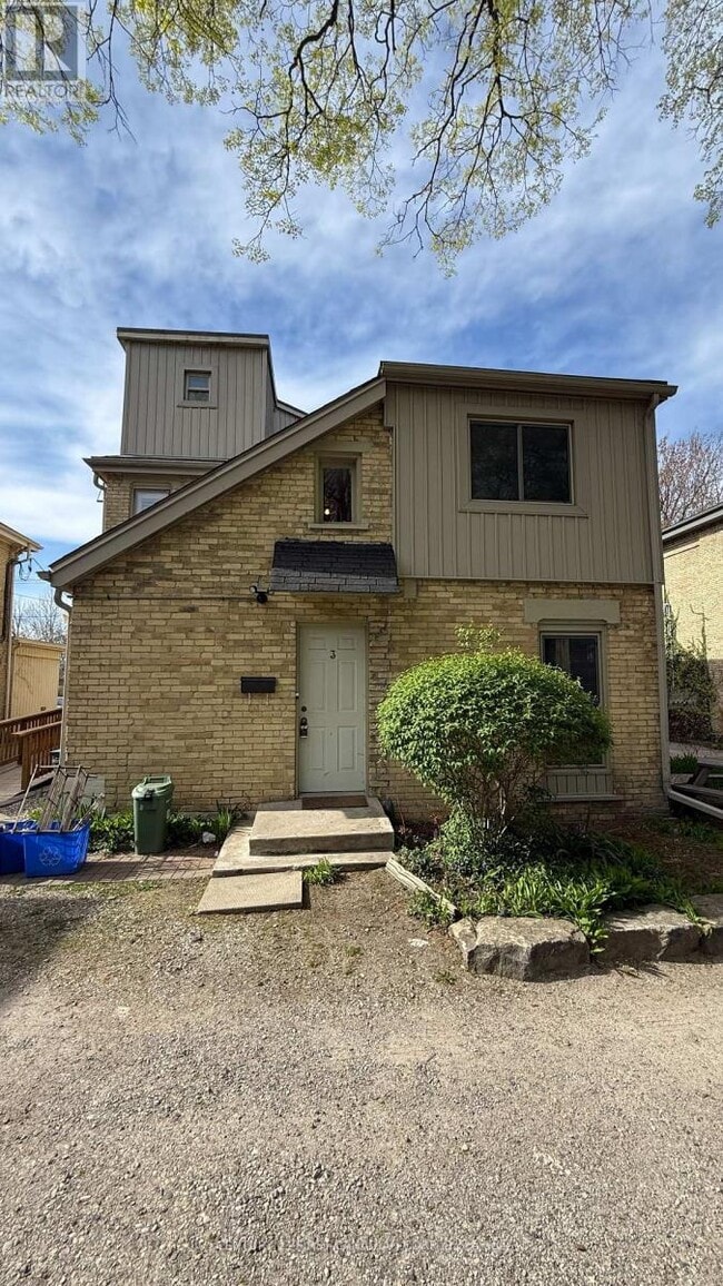 Building Photo - 359 Princess Ave