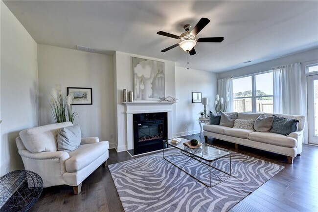 Foto del edificio - 215 Centennial Ridge Dr