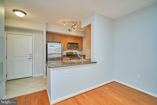 Foto del edificio - 1021 N Garfield St