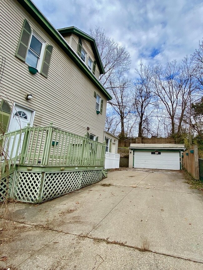 Foto del edificio - 3034 Glenway Ave