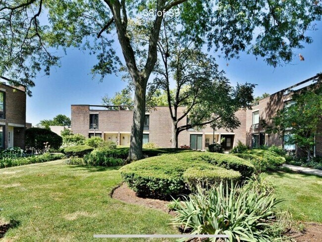 Foto del edificio - 4 Birch Tree Ct