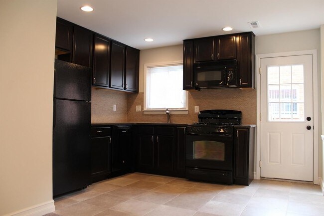 Foto del edificio - 3035 Harvard Rd