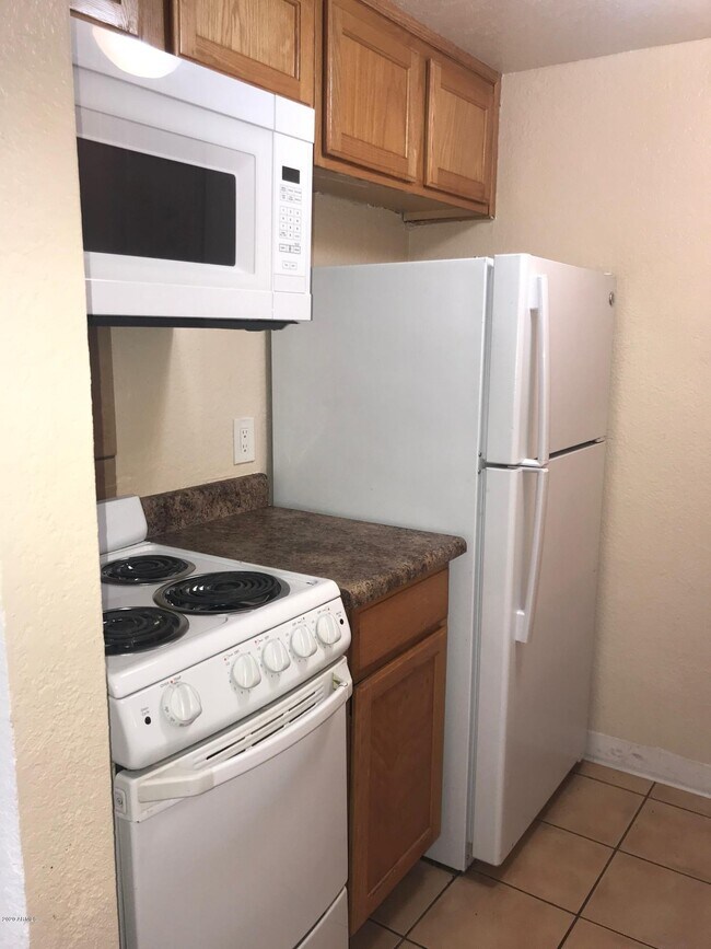 Foto del edificio - 3141 E Cypress St