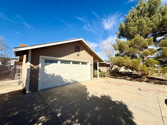 Foto del edificio - Pet Friendly home in Prescott Valley