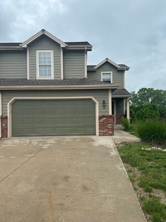 Foto principal - 1536 Legend Trail Dr