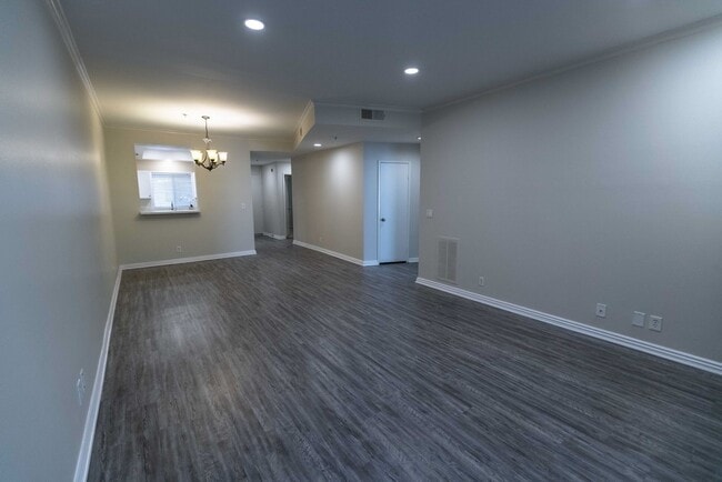 Interior Photo - 16070 Sunset Blvd