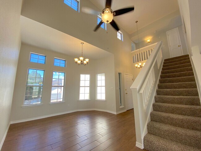 Foto del edificio - Beautiful North Hills Refrig A/C Home with Pool!