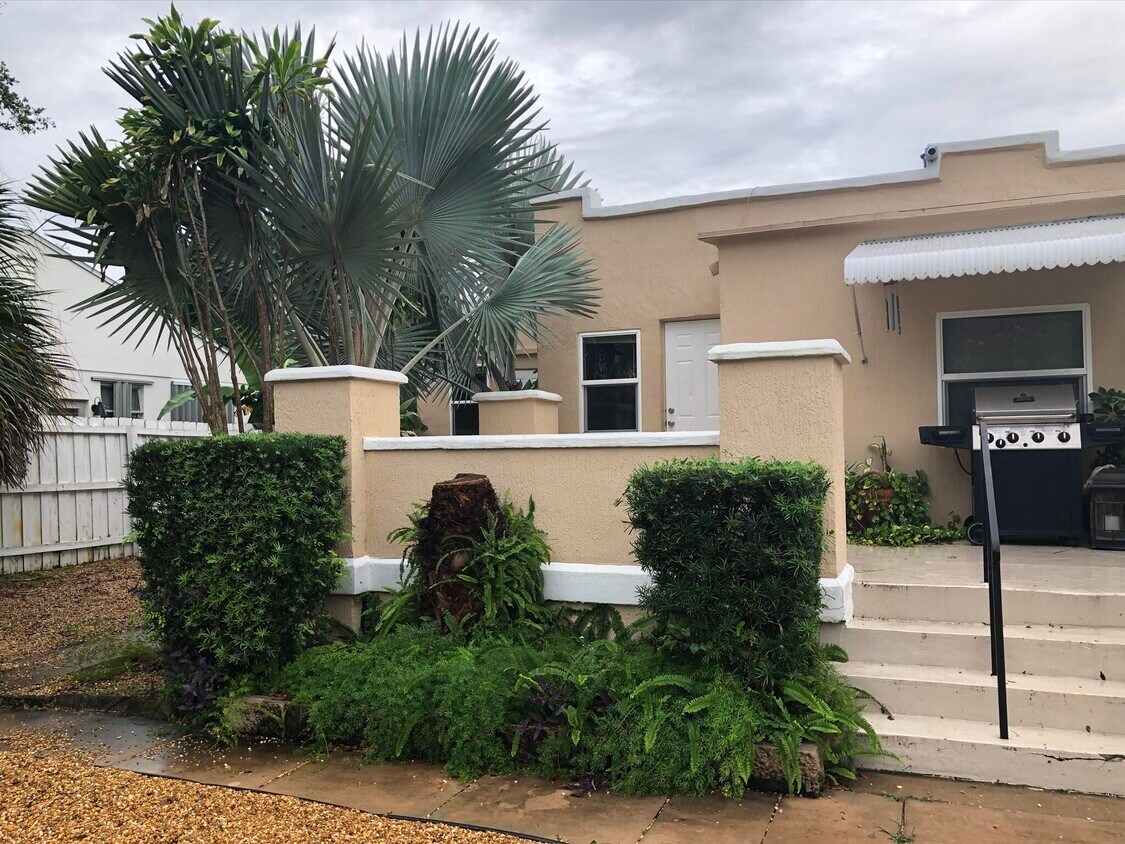 144 Park Ave, Lake Park, FL 33403 Townhome Rentals in Lake Park FL