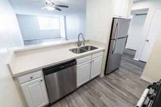 Interior Photo - 4200 S Harbor Blvd