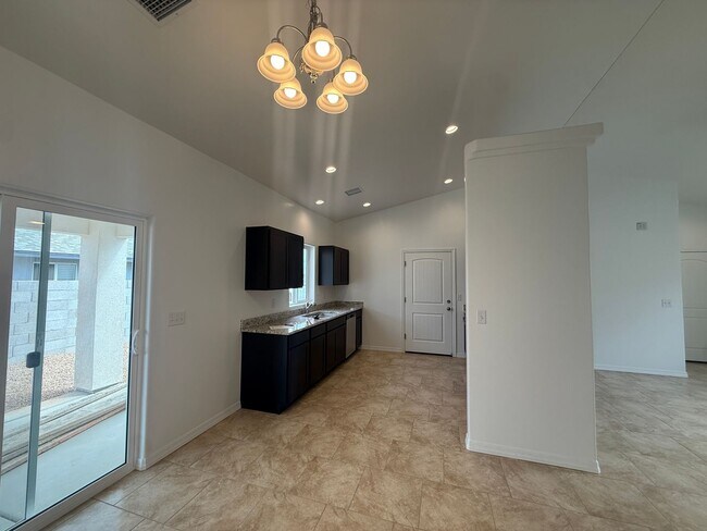 Foto del edificio - 3595 N Verdugo Rd