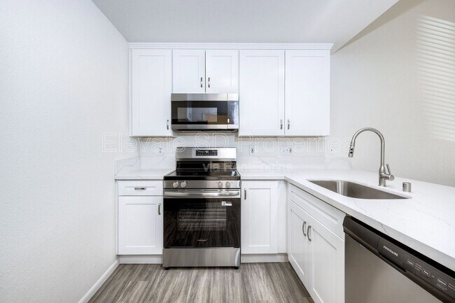 Foto del edificio - 9430 Winter Gdns Blvd