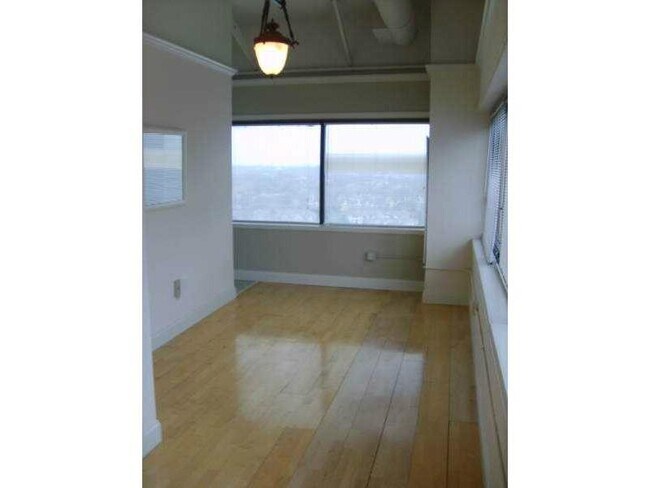 Foto del edificio - 120 Ralph McGill Blvd NE
