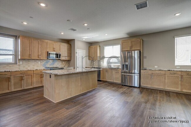 Building Photo - 531 Stallion Wy