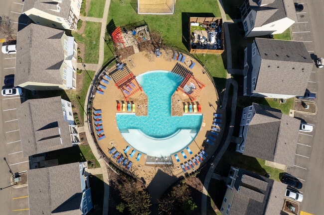 Photo - The Grand at Starkville Apartments