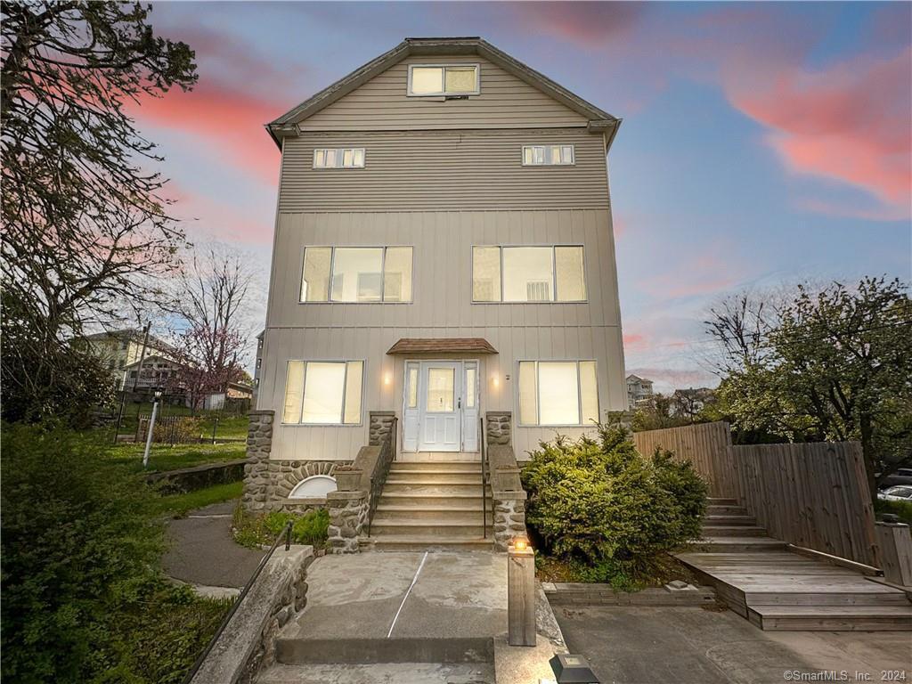 364 Congress Ave Unit 1, Waterbury, CT 06708 Room for Rent in