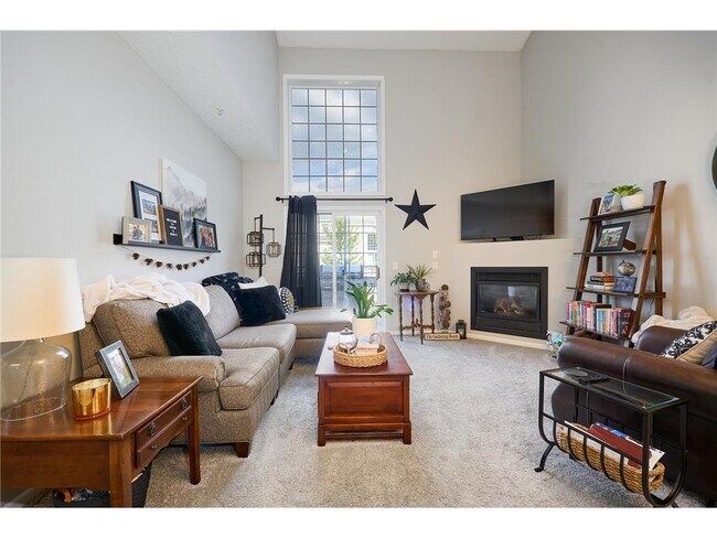 Foto del edificio - 17734 Elm Rd N
