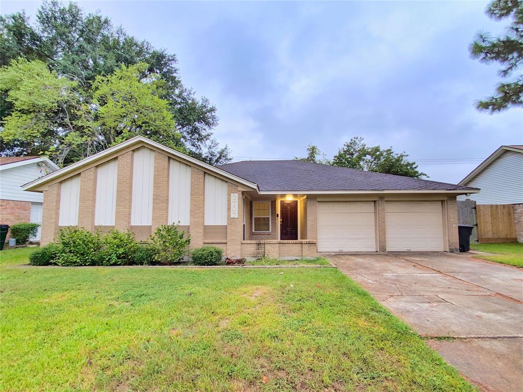 Foto principal - 2707 Lazy Spring Dr