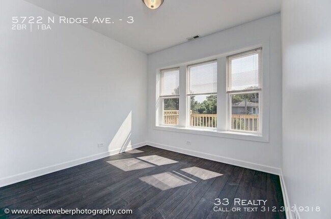 Foto del edificio - 5722 N Ridge Ave