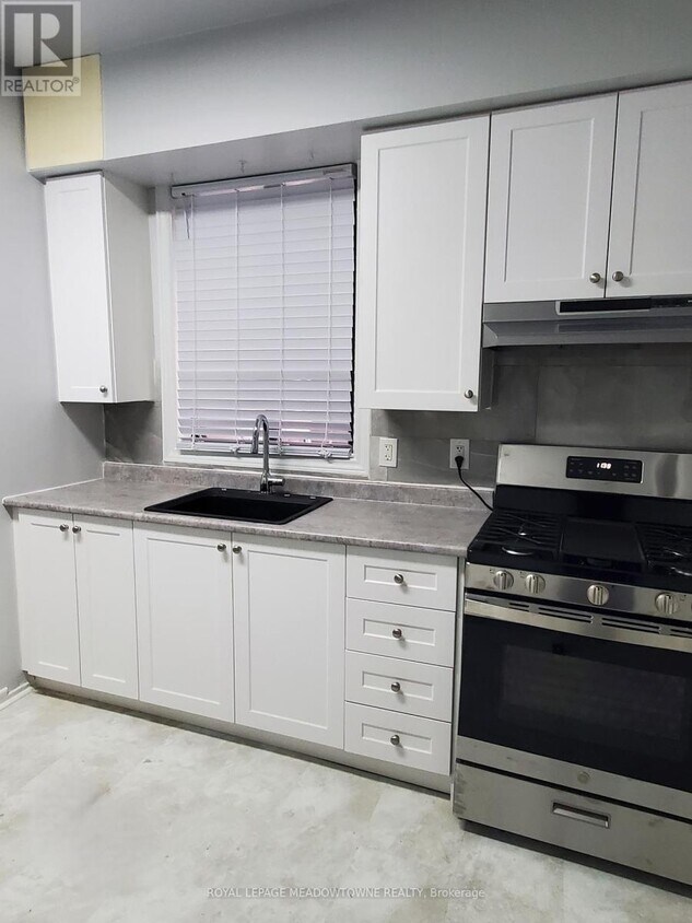 Photo principale - 723-723 Dufferin St