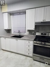 Building Photo - 723-723 Dufferin St