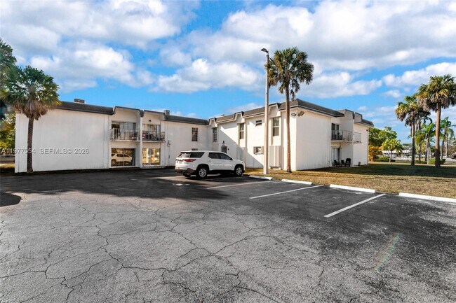 Foto del edificio - 7256 SW 94th Pl