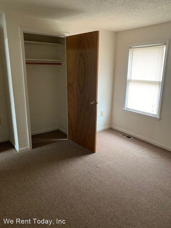 Building Photo - 3 br, 1 bath House - 110 S. Raleigh Street