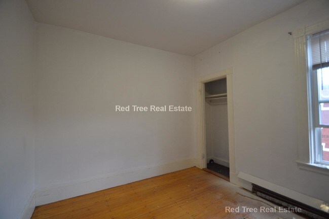 Building Photo - 19 Burney St