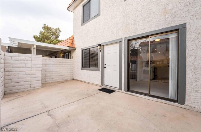 Foto del edificio - 1133 Willow Tree Dr
