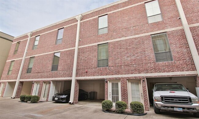 Building Photo - 118 McGowen St