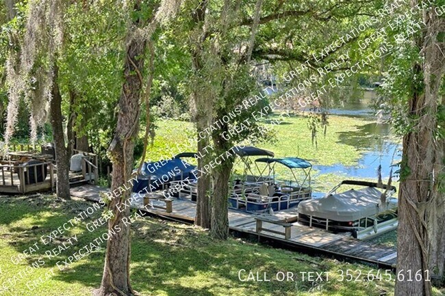 Building Photo - 20800 River Dr