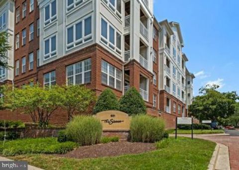 Building Photo - 801 S Greenbrier St