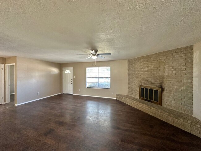 Foto del edificio - $300 Off 1st Months Rent!  Viewable Now!