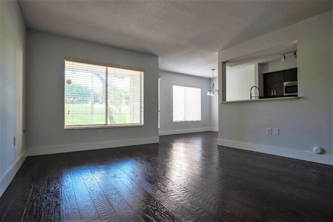 Building Photo - 815 Boynton Beach Blvd