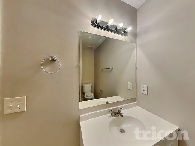 Building Photo - 108 Woodlands Village Dr
