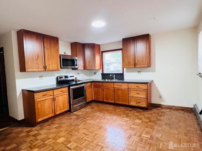 Building Photo - 346 Carteret Ave