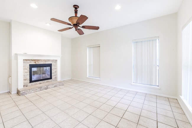 Building Photo - 326 Dunford Ct