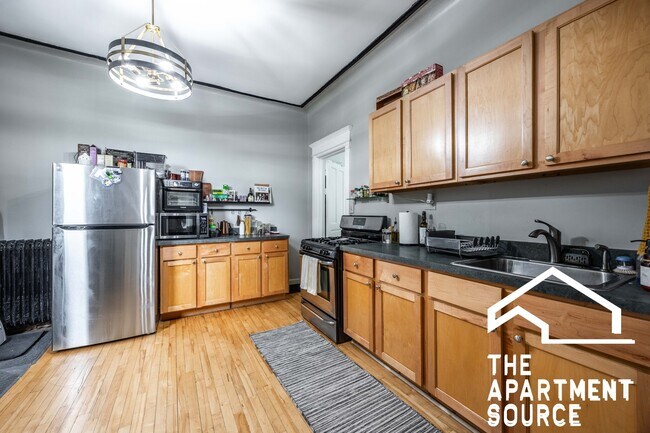 Foto del edificio - 3109 W Augusta Blvd