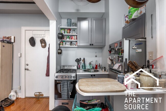 Foto del edificio - 604 W Addison St