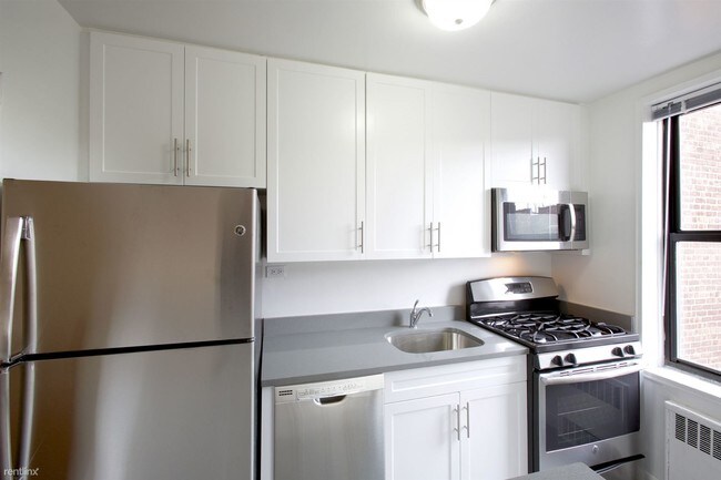 Foto del edificio - 2 br, 1 bath  - 1206 Ocean Pkwy