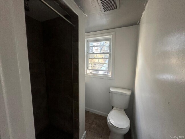 Building Photo - 106 Saratoga Ave