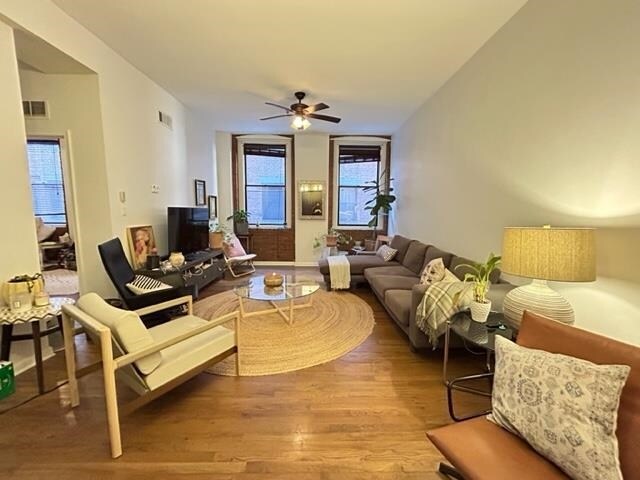 Primary Photo - 347 Varick St